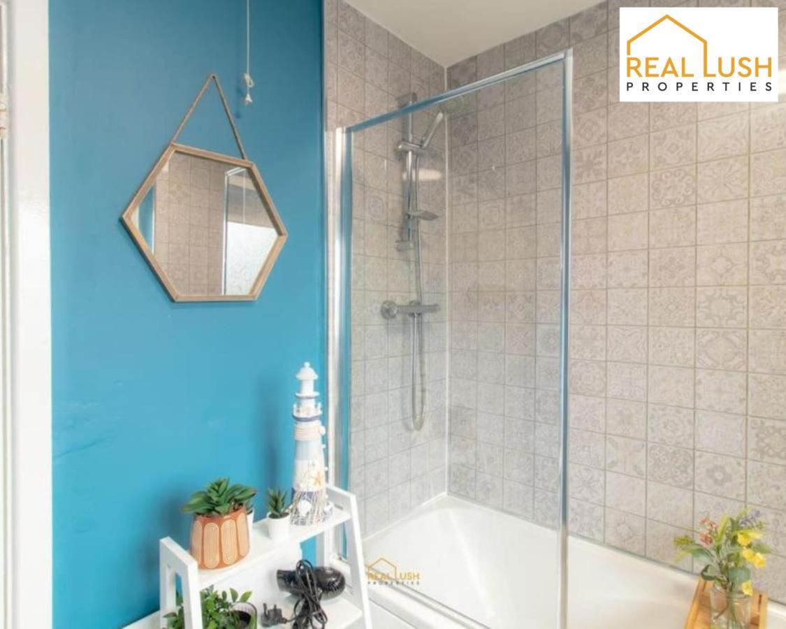 Hs2, Nec, And Airport Stay Home By Real Lush Properties - Three-Bedroom House In Birmingham, ภายนอก รูปภาพ